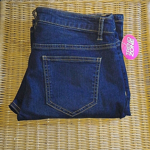 Bongo - Picture 2 of 4